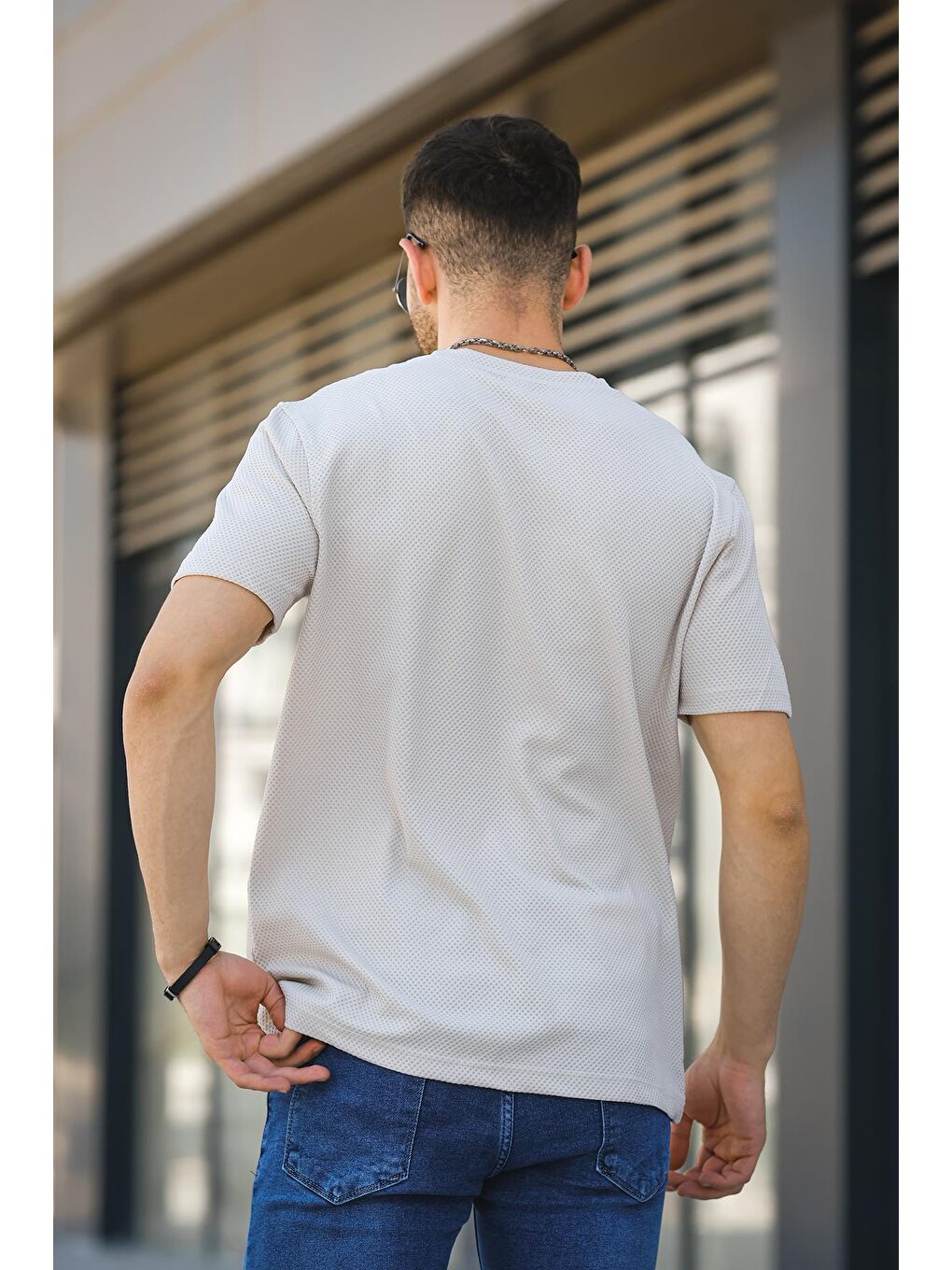 Bej Scarp Nakışlı Parçalı Waffle Desen Slim Fit Likralı Erkek Tişört-2