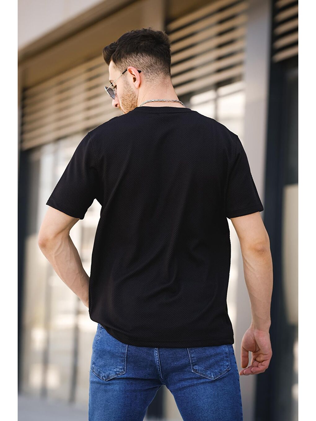 Siyah Scarp Nakışlı Parçalı Waffle Desen Slim Fit Likralı Erkek Tişört-3