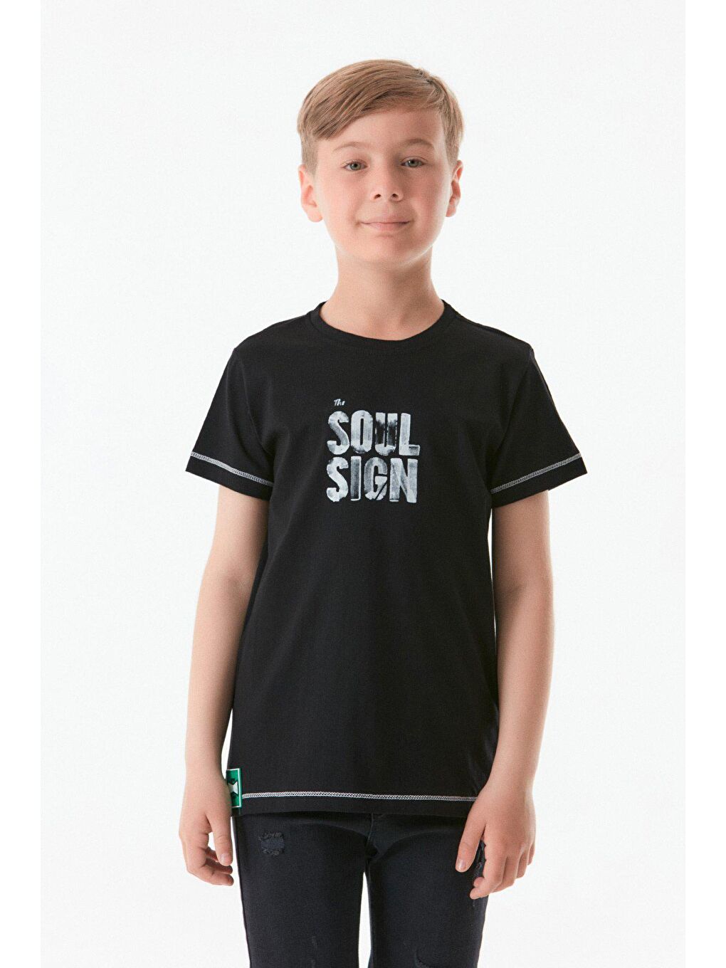Siyah Önü Ve Arkası Baskılı Erkek Çocuk Tişört