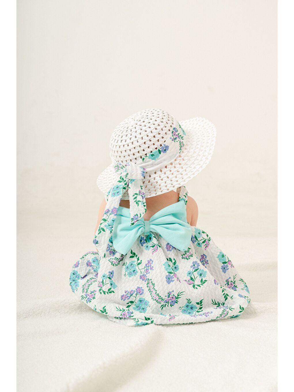 Lila Çiçek Desenli Şapkalı Fiyonklu Kız Bebek Elbisesi-2