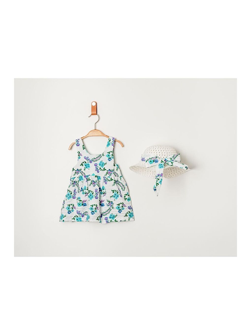 Lila Çiçek Desenli Şapkalı Fiyonklu Kız Bebek Elbisesi-5