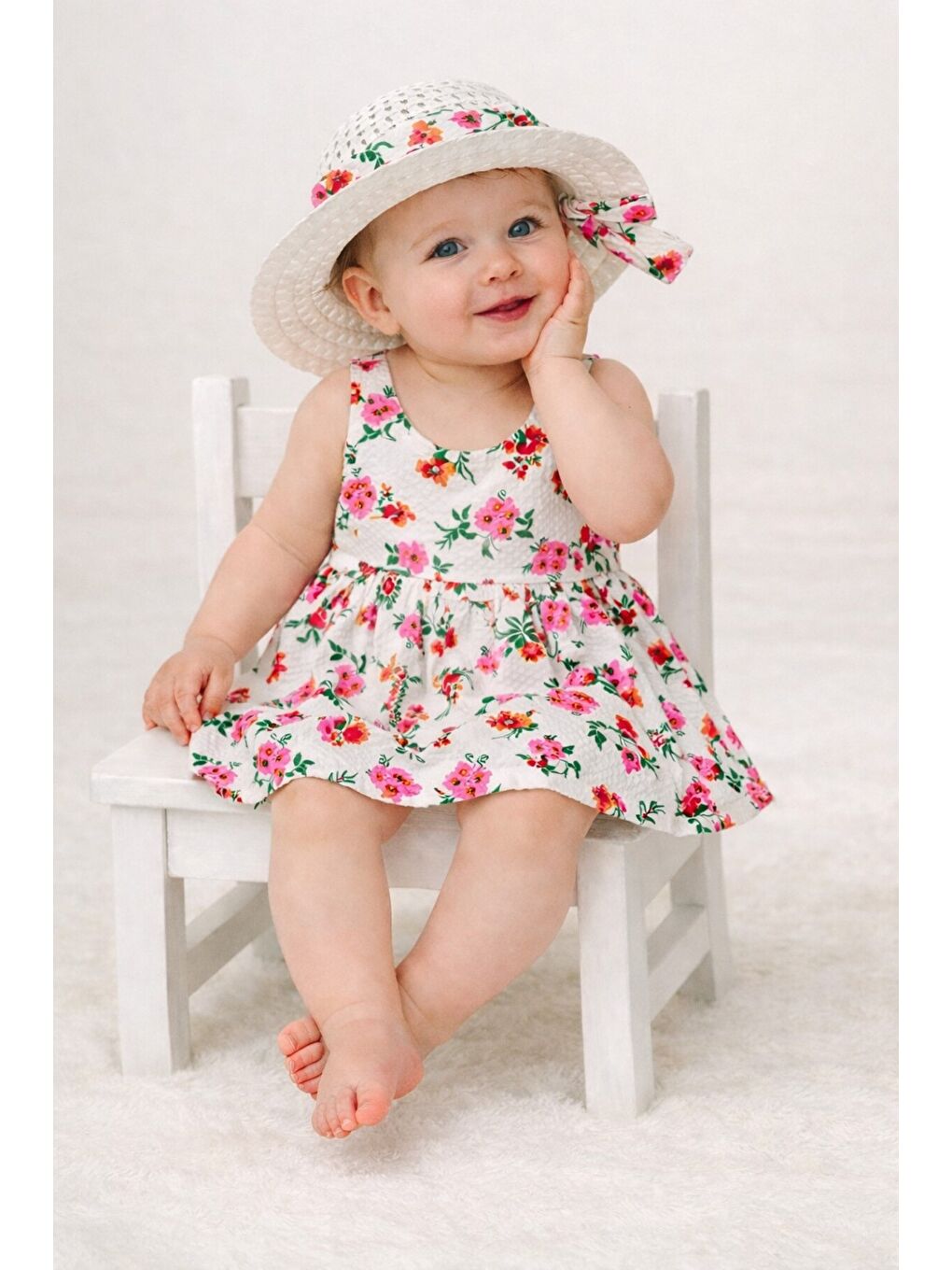 Pembe Çiçek Desenli Şapkalı Fiyonklu Kız Bebek Elbisesi-2