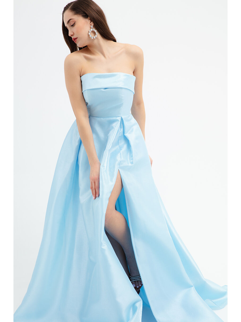 Kadın Bebe Mavi Straplez Yaka Yırtmaçlı Uzun Abiye Elbise