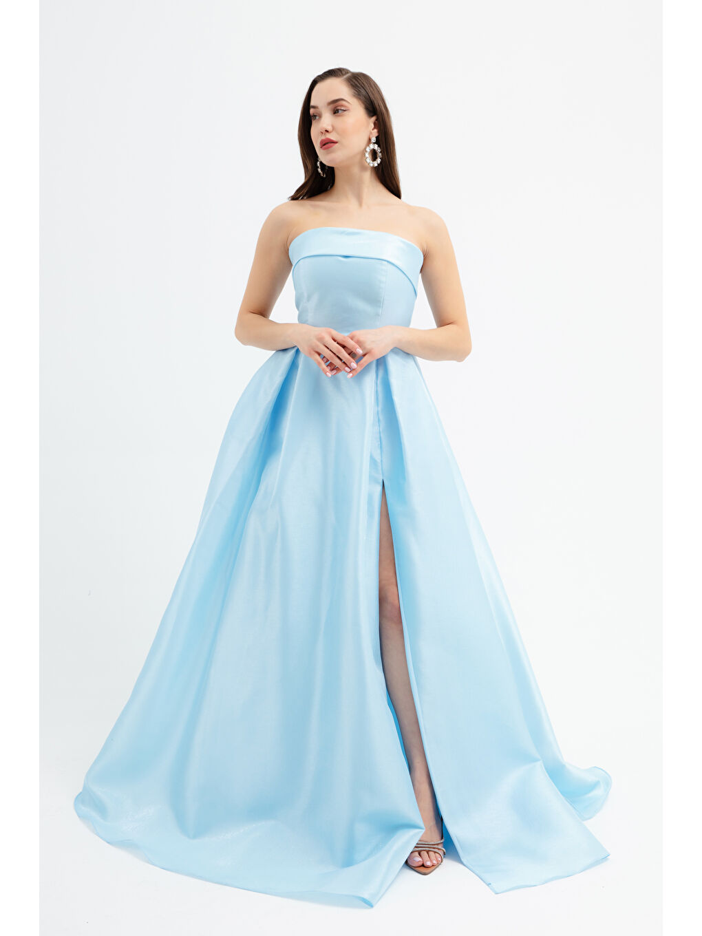 Kadın Bebe Mavi Straplez Yaka Yırtmaçlı Uzun Abiye Elbise-1