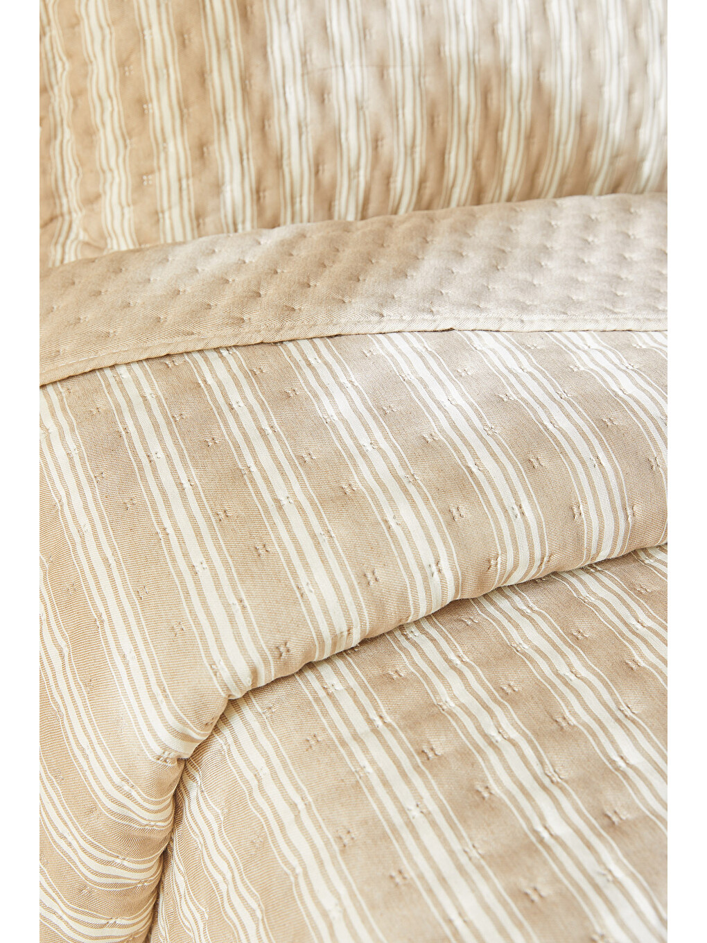Pamuklu Kaapitoneli Bej Renk Çizgi Desen Tek Kişilik Yatak Örtüsü Seti 1 Adet 160 x 230 / 1 Adet 50-2