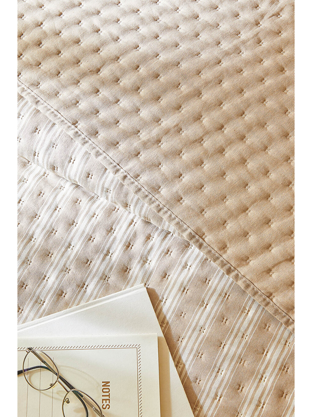 Pamuklu Kaapitoneli Bej Renk Çizgi Desen Tek Kişilik Yatak Örtüsü Seti 1 Adet 160 x 230 / 1 Adet 50-3