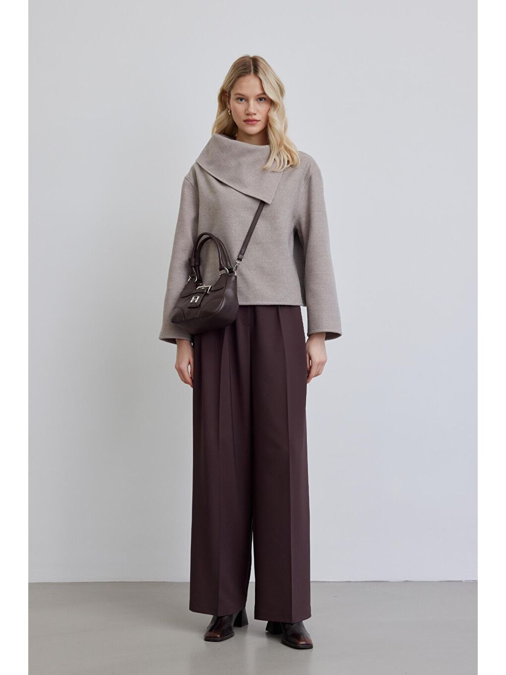 Bej Geniş Yaka Kaşe Bluz Vizon-2