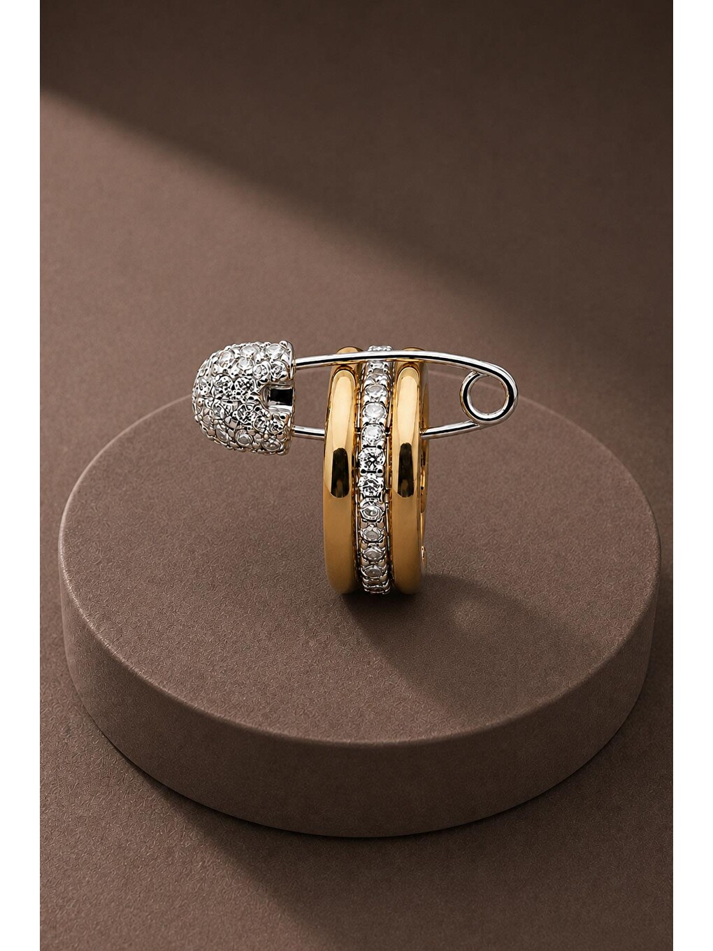 Sarı 3'lü Çengelli İğne Detaylı Kıkırdak Cuff Küpe-3