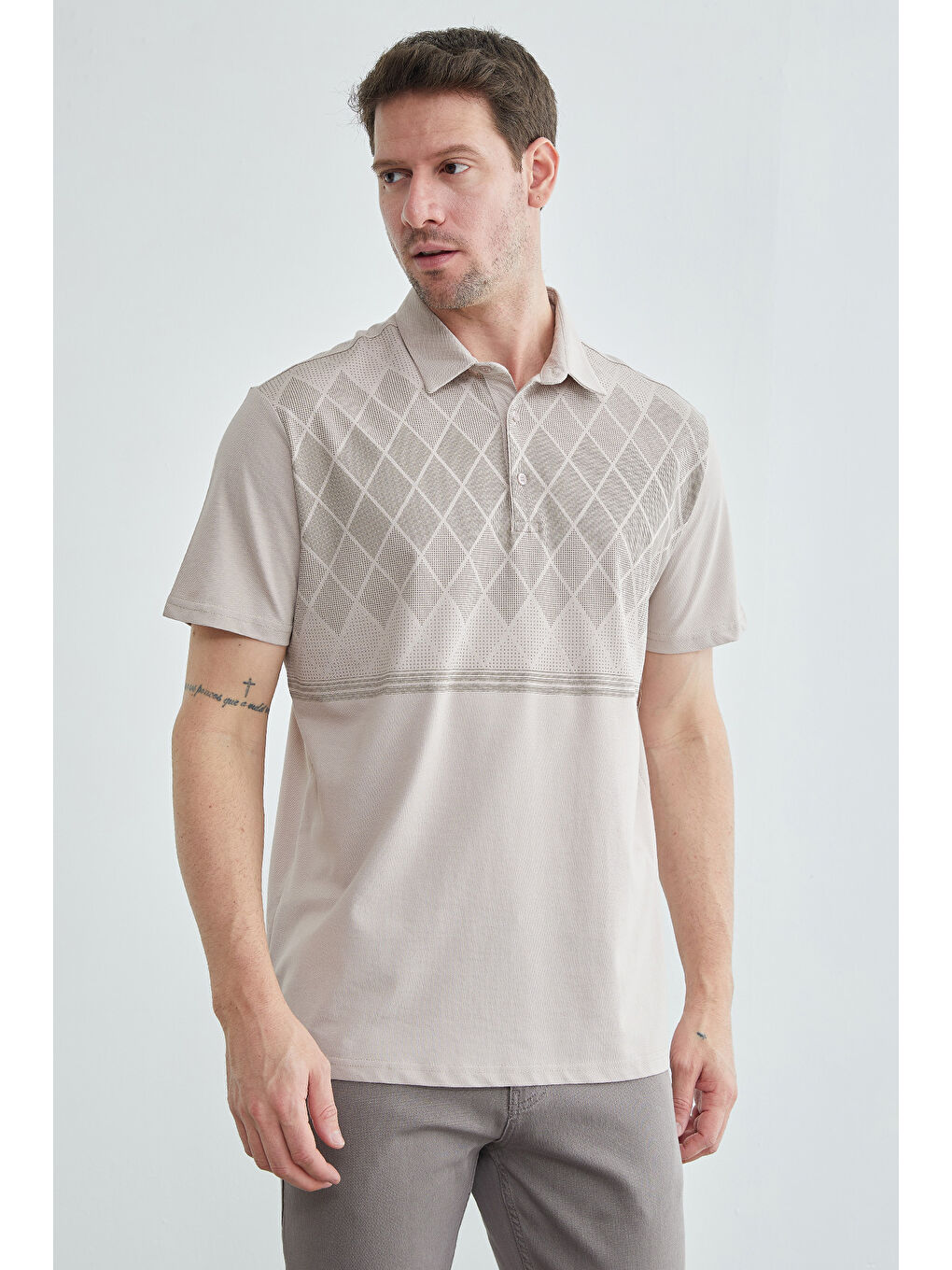 Bej Baklava Desenli Polo Yaka Tişört-2