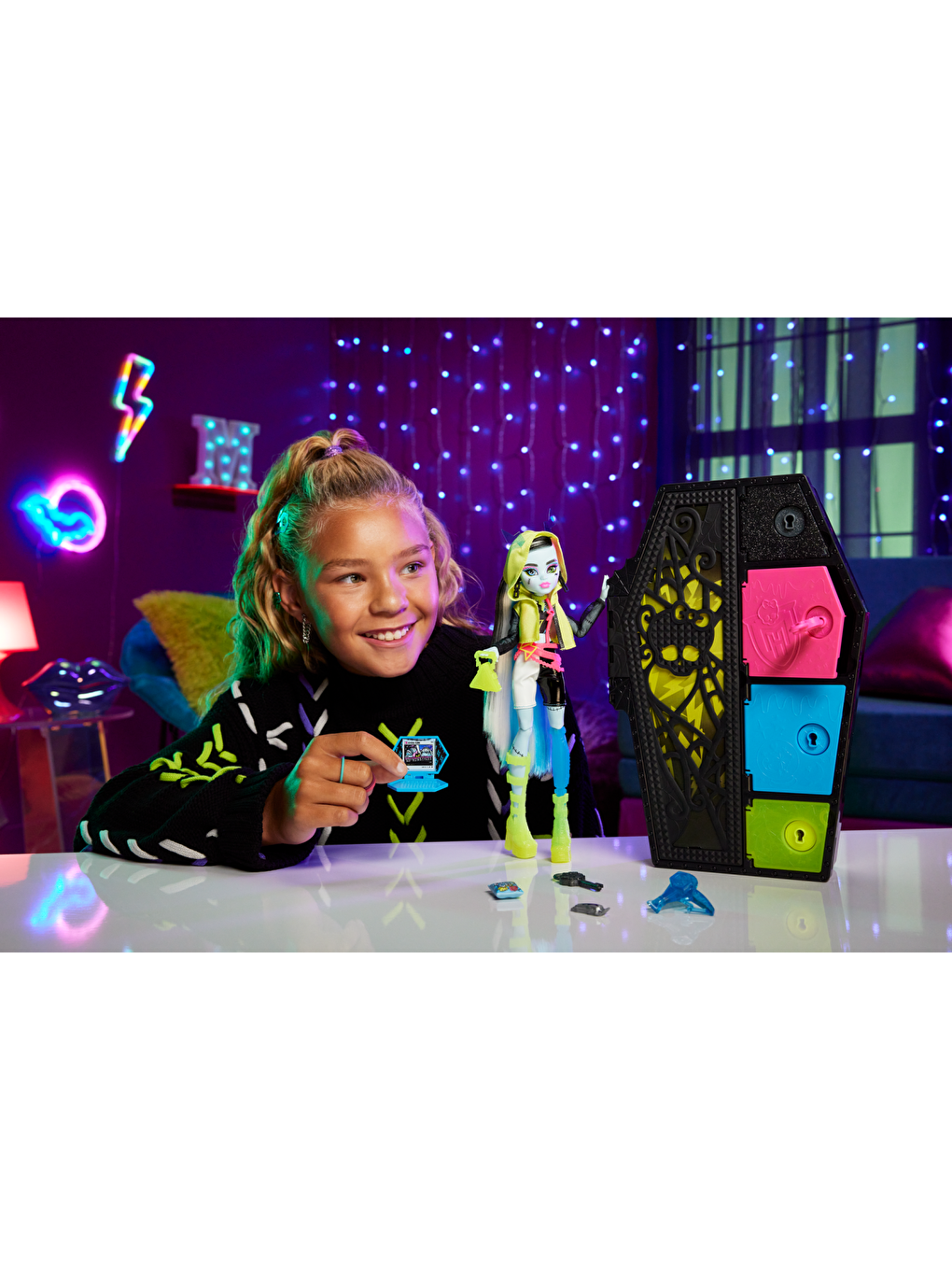Monster High Neon Frights Bebekler HNF79 - Frankie Stein - 2
