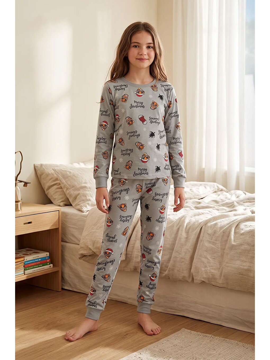 Gri Kız Çocuk Yılbaşı Temalı Tiger Desenli Uzun Kollu Pijama Takımı-1