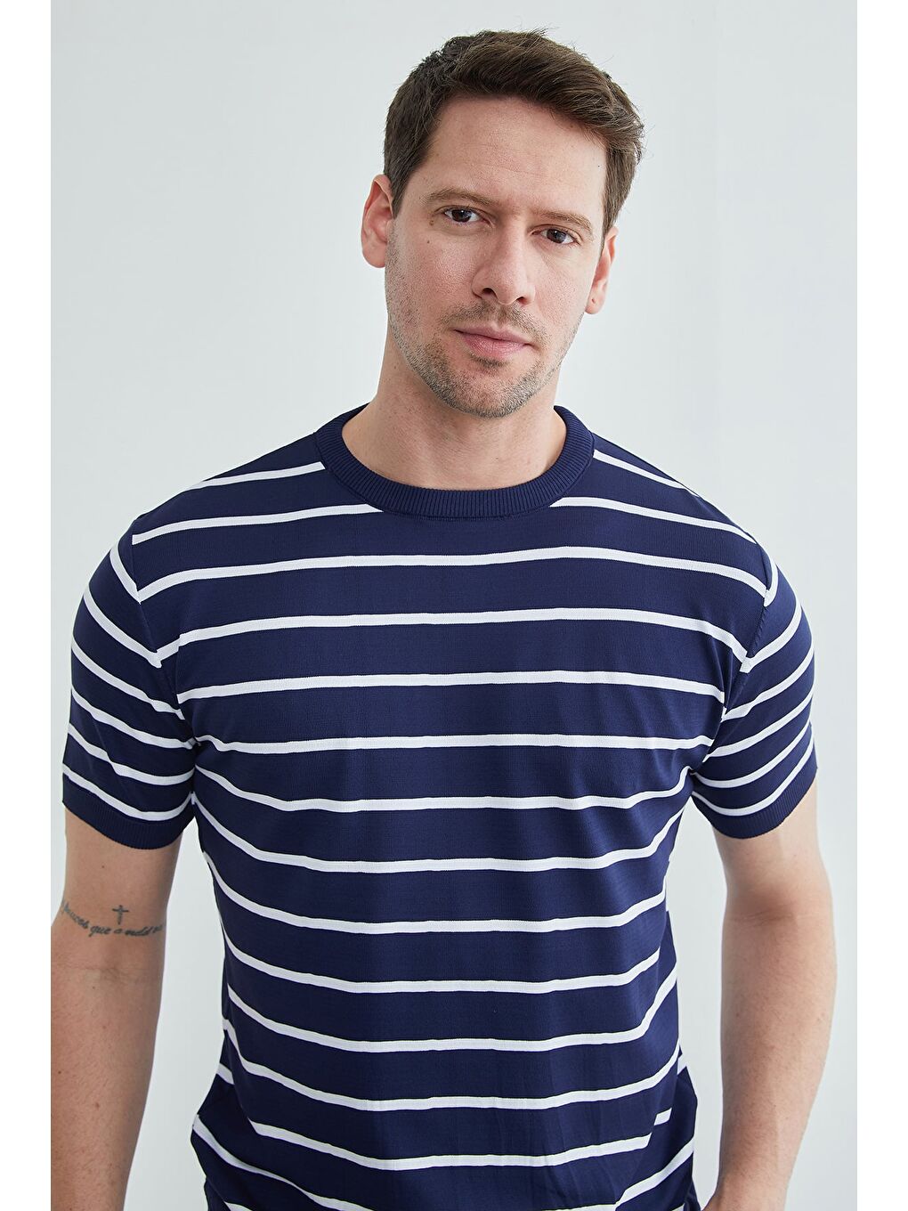 Lacivert Çizgili Bisiklet Yaka Triko Tişört-4
