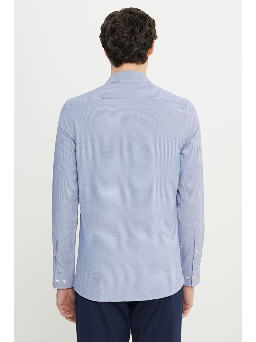 Erkek Lacivert-Beyaz Pamuklu Regular Fit Normal Kesim Küçük İtalyan Yaka Kazayağı Desenli Gömlek-4