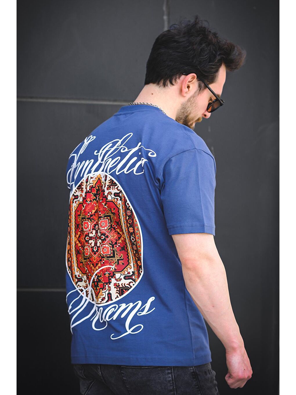 Mavi Etnik Desen Logolu Sırt ve Ön Baskılı Pamuklu Comfort Erkek Tshirt-1