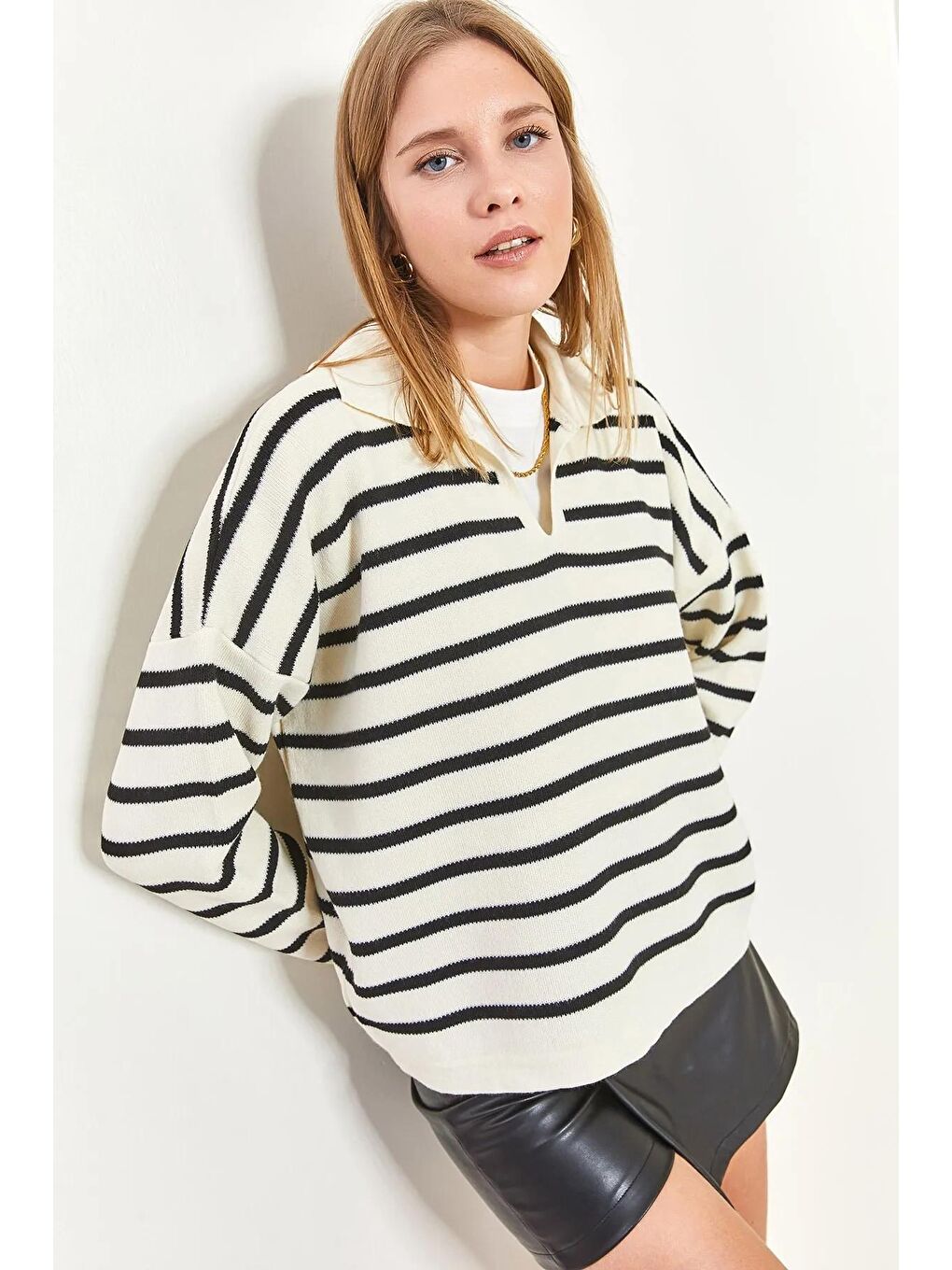Bej Kadın Polo Yaka Çizgili Oversize Triko Kazak