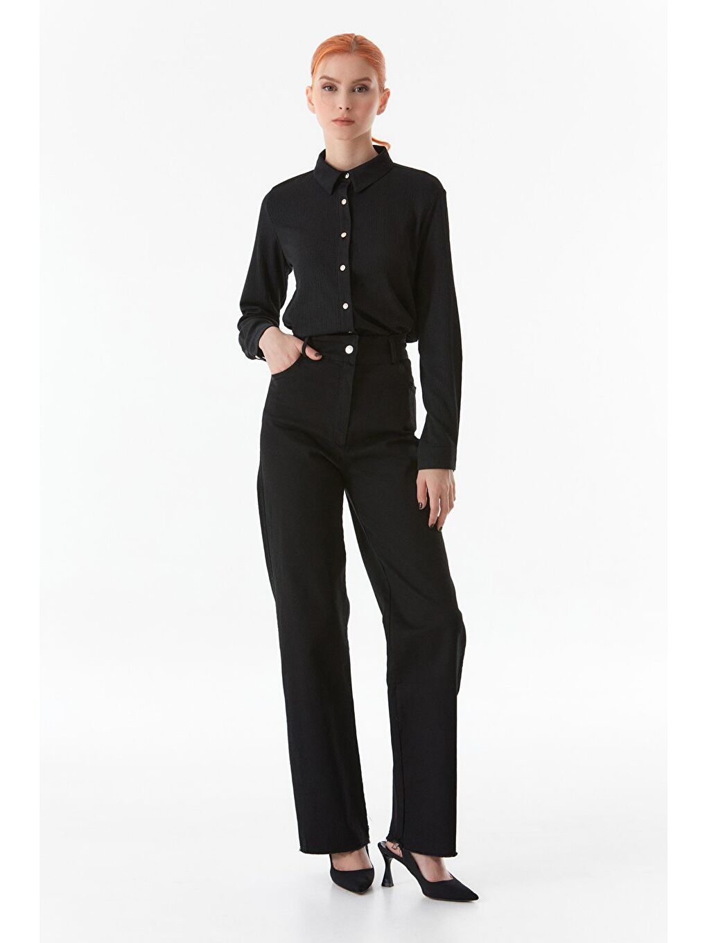 Siyah Basic Bürümcük Kumaş Uzun Kollu Gömlek-3