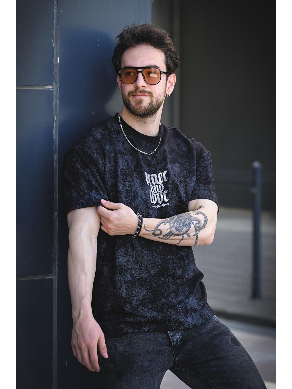 Siyah Peace And Love Yıkamalı Sırt ve Ön Baskılı Pamuklu Comfort Erkek Tshirt