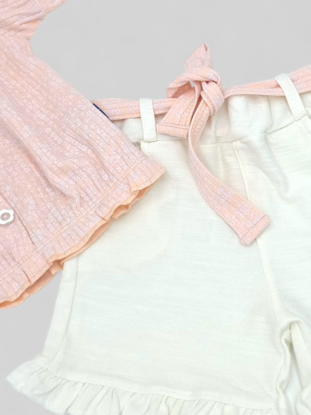Pembe Kız Bebek Yazlık Interlok Fitilli Kumaş Çiçek Baskılı Müslin Şortlu Alt Üst Bebek Takımı-4