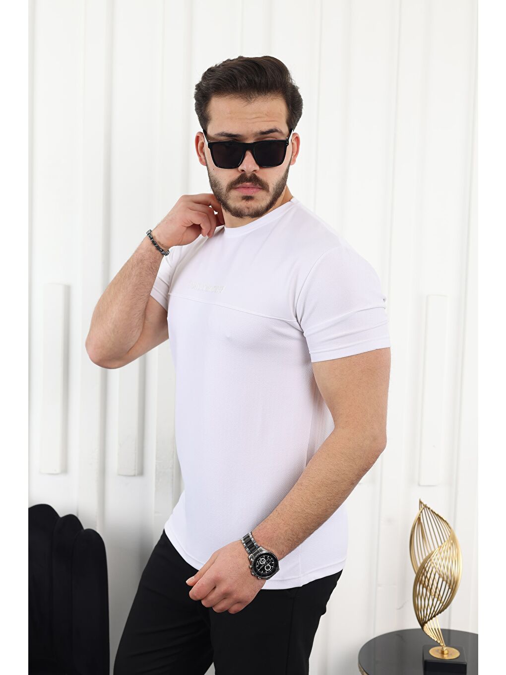 Beyaz Şerit Detaylı Baskılı Tişört-2