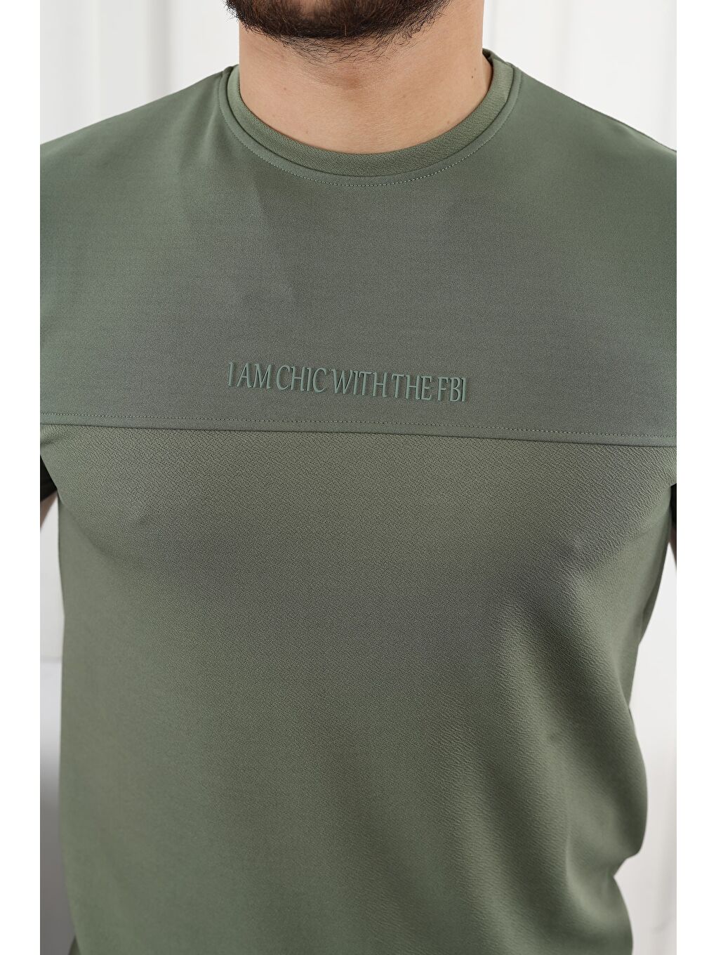 Haki Şerit Detaylı Baskılı Tişört-1