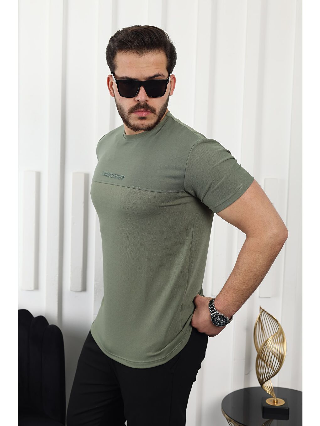 Haki Şerit Detaylı Baskılı Tişört-2