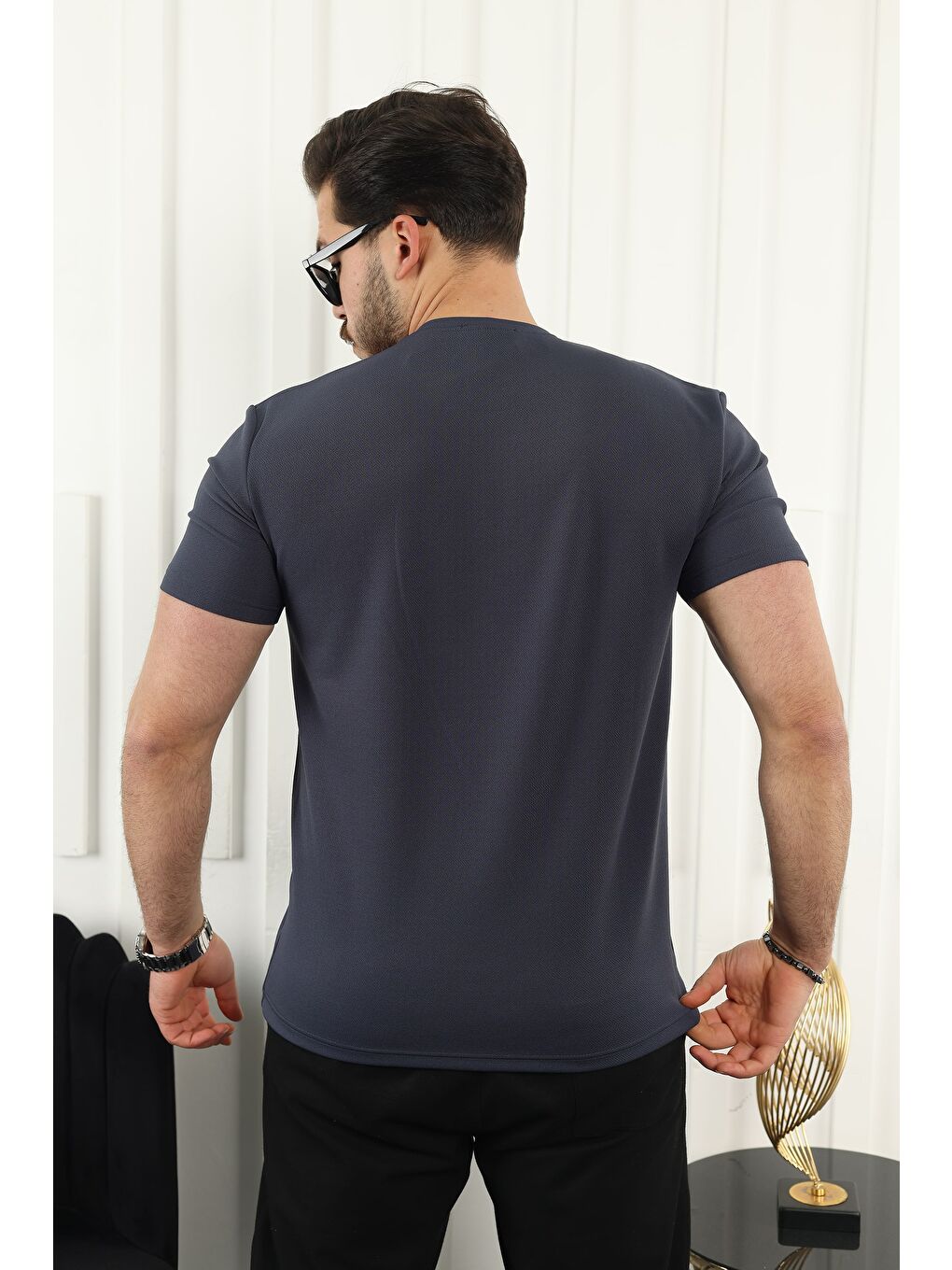 Antrasit Şerit Detaylı Baskılı Tişört-3