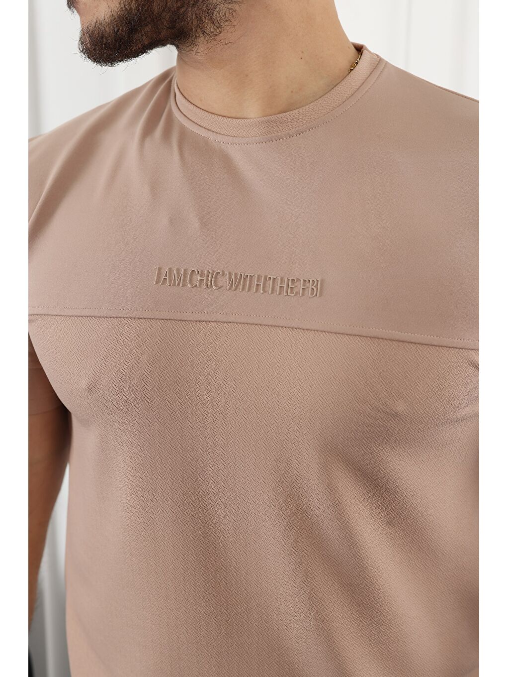 Ekru Şerit Detaylı Baskılı Tişört-1