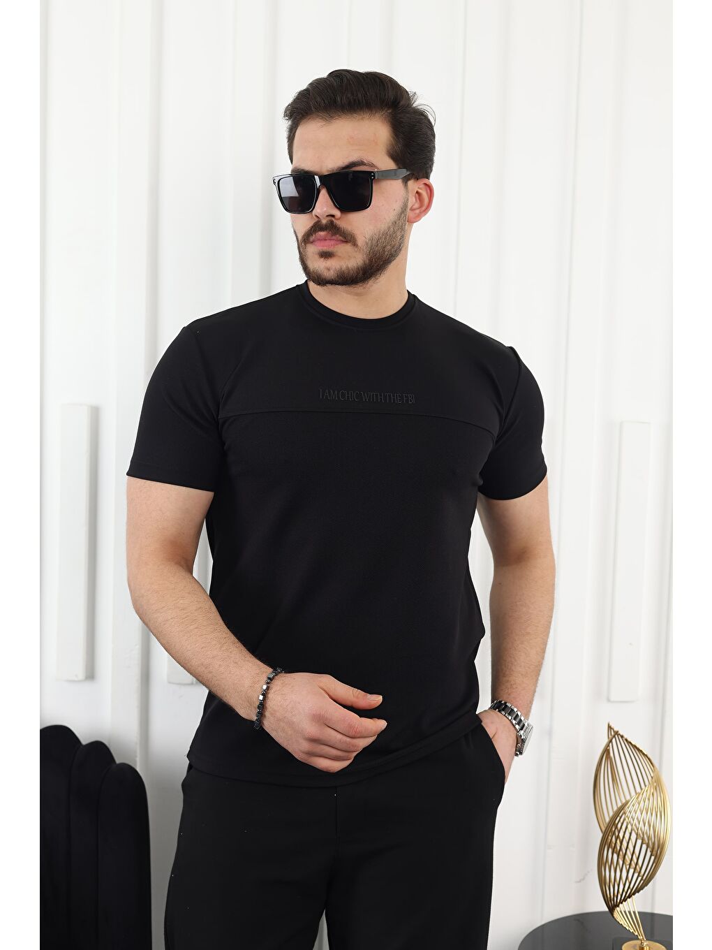 Siyah Şerit Detaylı Baskılı Tişört