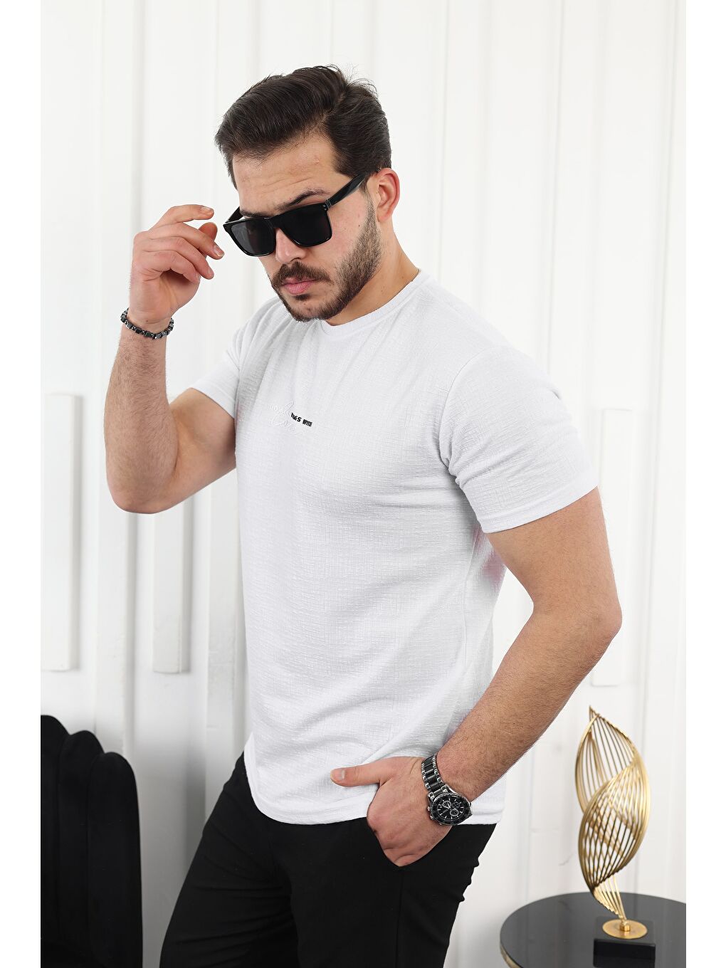 Beyaz Kendinden Desenli Baskılı Tişört-2