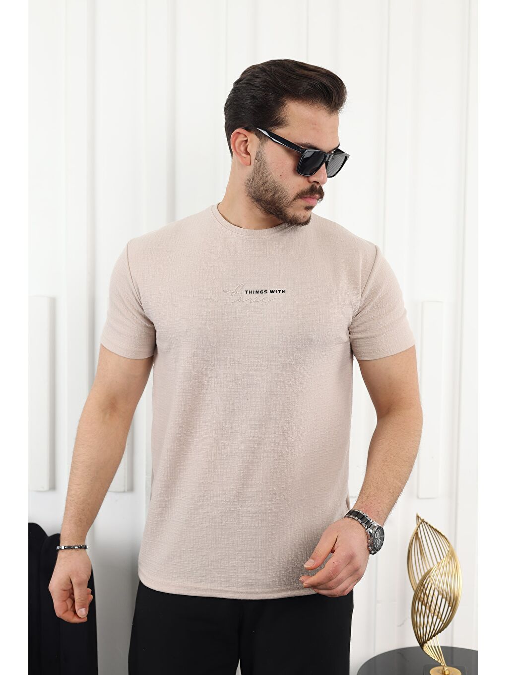 Ekru Kendinden Desenli Baskılı Tişört