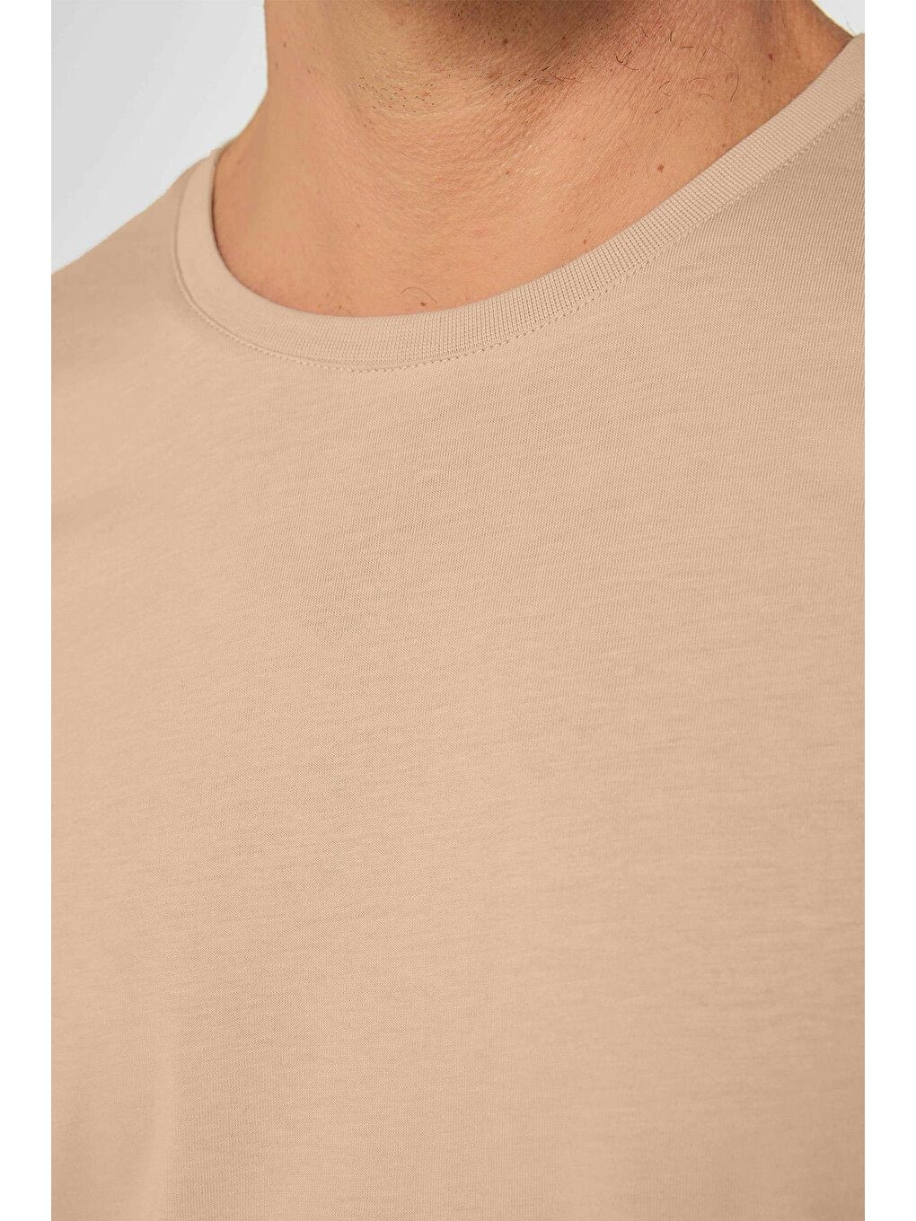 Bej Unisex Slim Fit Dar Kesim %100 Pamuk Yumuşak Dokulu Vizon Renk Bisiklet Yaka Tişört-2