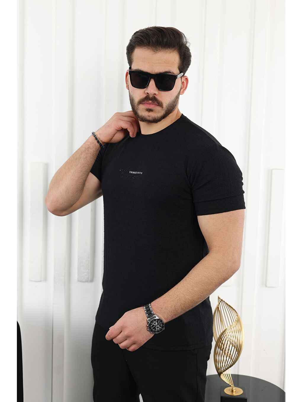 Siyah Kendinden Desenli Baskılı Tişört-2