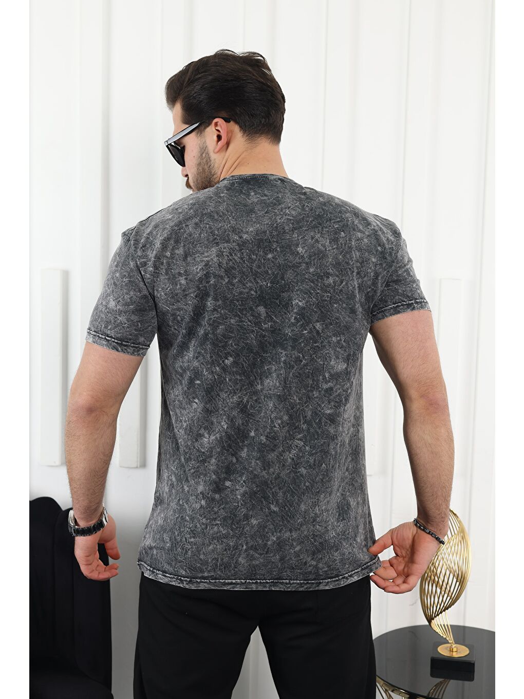 Gri Kabartma Baskılı Tişört-3