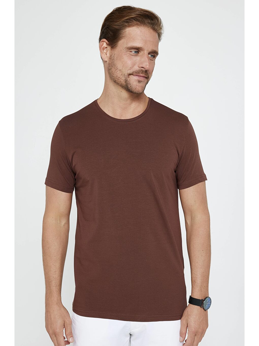 Erkek Slim Fit Dar Kesim Pamuklu Elastanlı Esnek Kumaş Basic Kahverengi Bisiklet Yaka Tişört-1