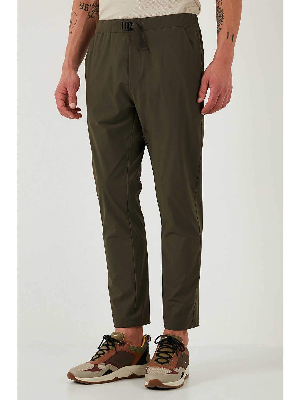 Haki Slim Fit Lastikli Bel Boru Paça Kemer Detaylı Erkek Pantolon 5543S86JMILANO-3