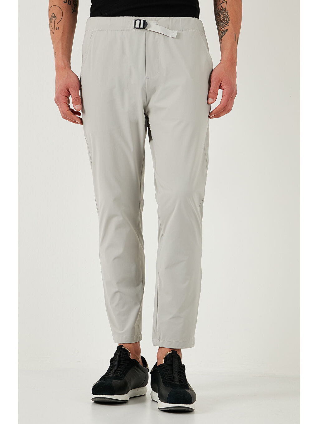 Gri Slim Fit Lastikli Bel Boru Paça Kemer Detaylı Erkek Pantolon 5543S86JMILANO-1