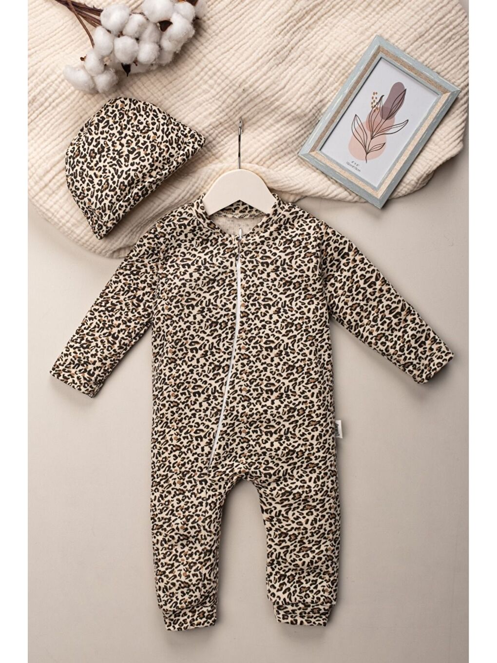 Kahverengi Kız Bebek Tulumu Leopar Desenli Pamuklu Ve Fermuarlı Şapka Hediyeli Uzun Kollu Bebek Tulumu 6-12 Ay-1