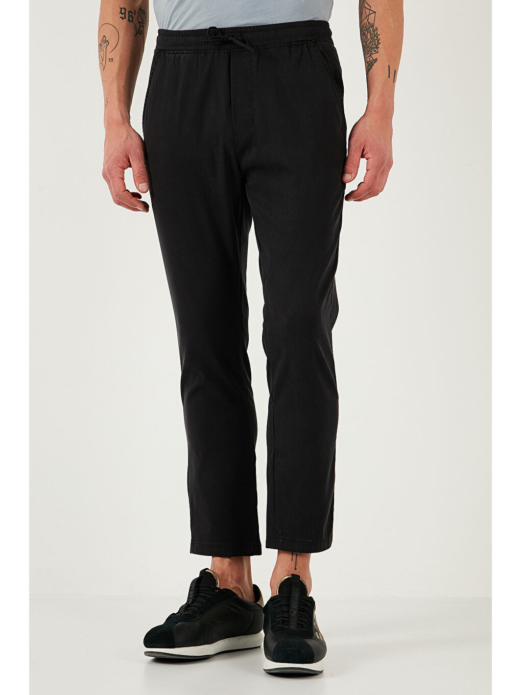 Siyah Pamuklu Slim Fit Lastikli Bel Boru Paça Erkek Pantolon 5545S87JMILANO-1