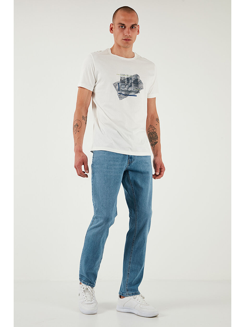 Mavi Streç Pamuklu Regular Fit Normal Bel Boru Paça Jeans 2201S511PARMA