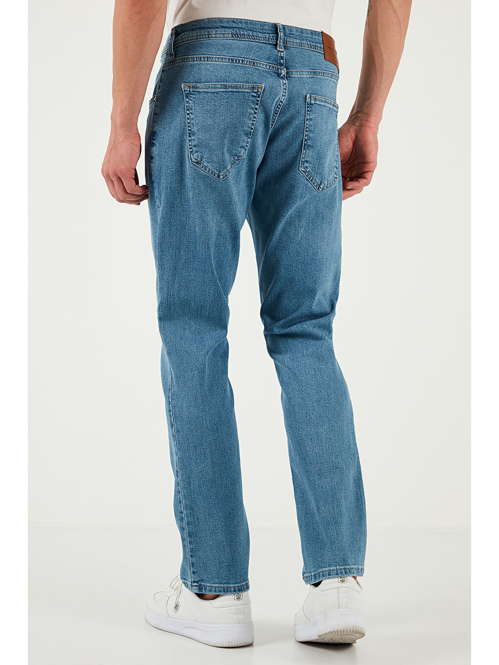 Mavi Streç Pamuklu Regular Fit Normal Bel Boru Paça Jeans 2201S511PARMA-4