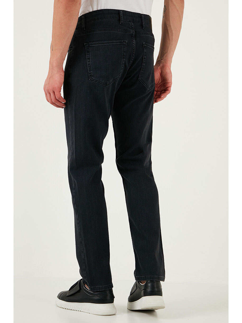 Siyah Pamuklu Comfort Fit Yüksek Bel Boru Paça Jeans 4411S88TEXAS-5