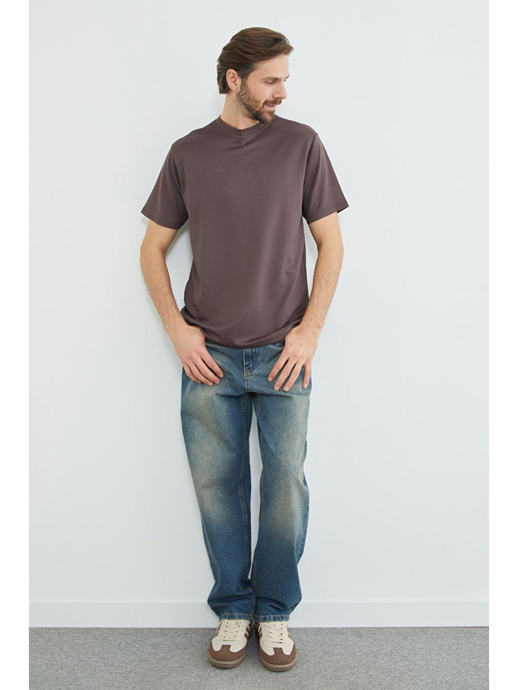 Kahverengi Basic Bisiklet Yaka Modal Tişört-4