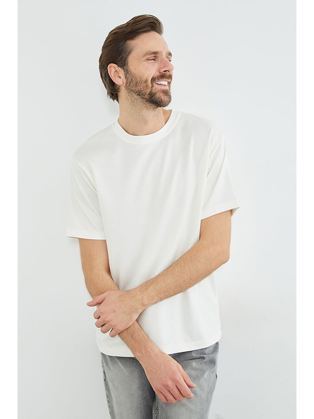 Ekru Basic Bisiklet Yaka Modal Tişört-3