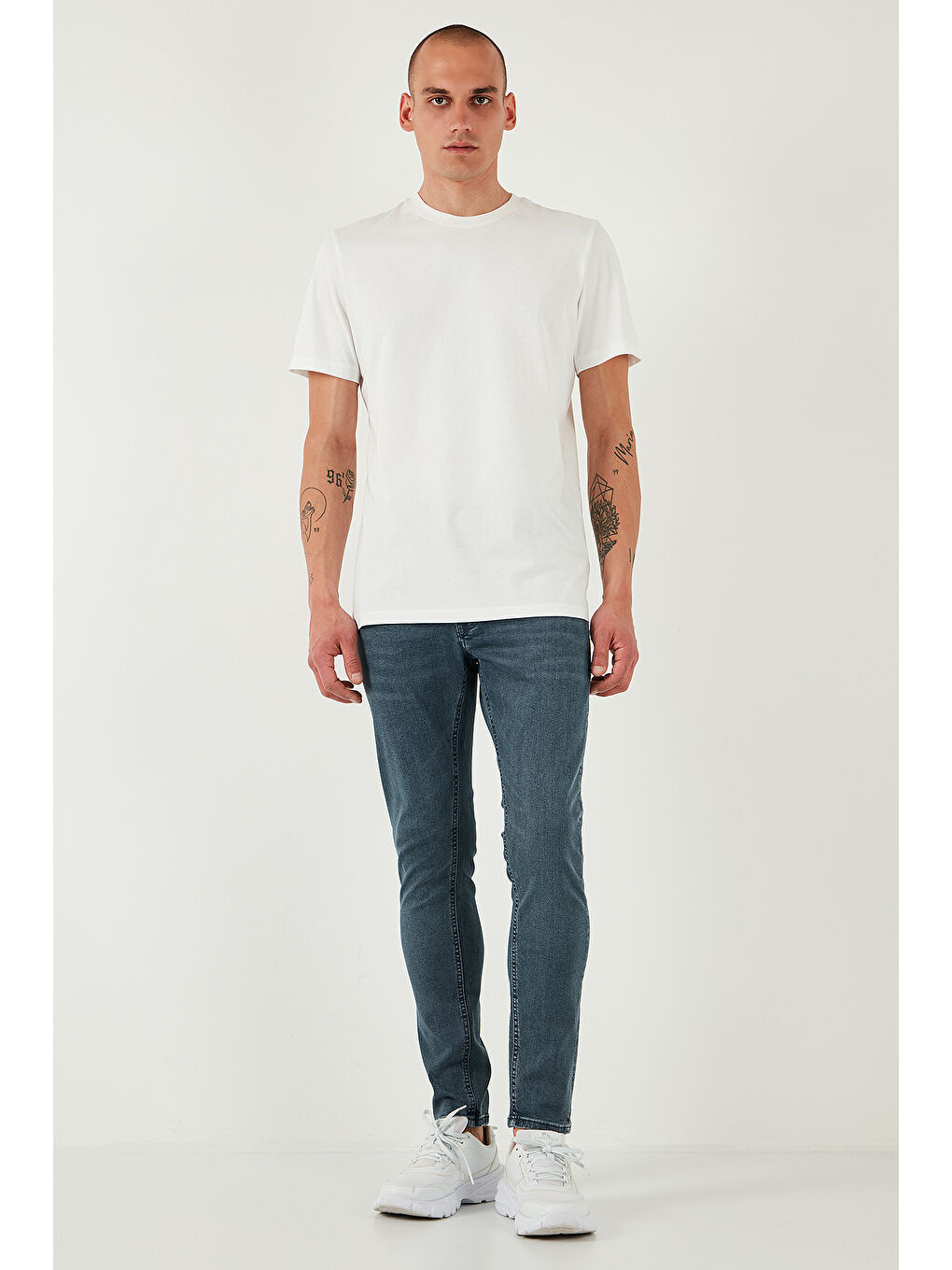 Mavi Streç Pamuklu Slim Fit Normal Bel Dar Paça Jeans 1124S73NAPOLI