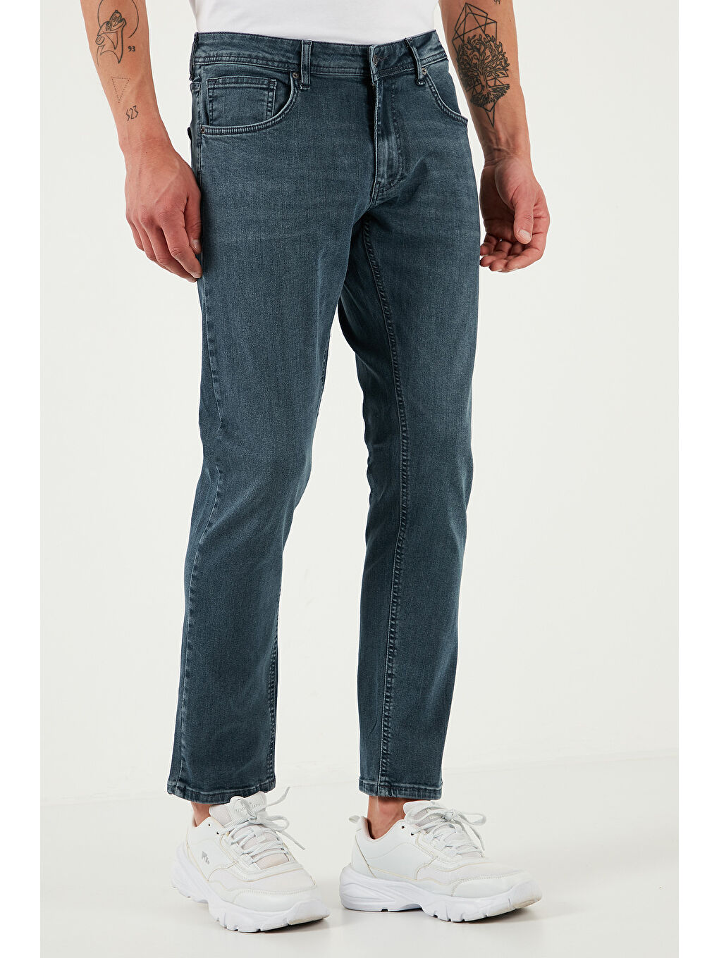 Mavi Streç Pamuklu Regular Fit Normal Bel Boru Paça Jeans 2201S73PARMA-1