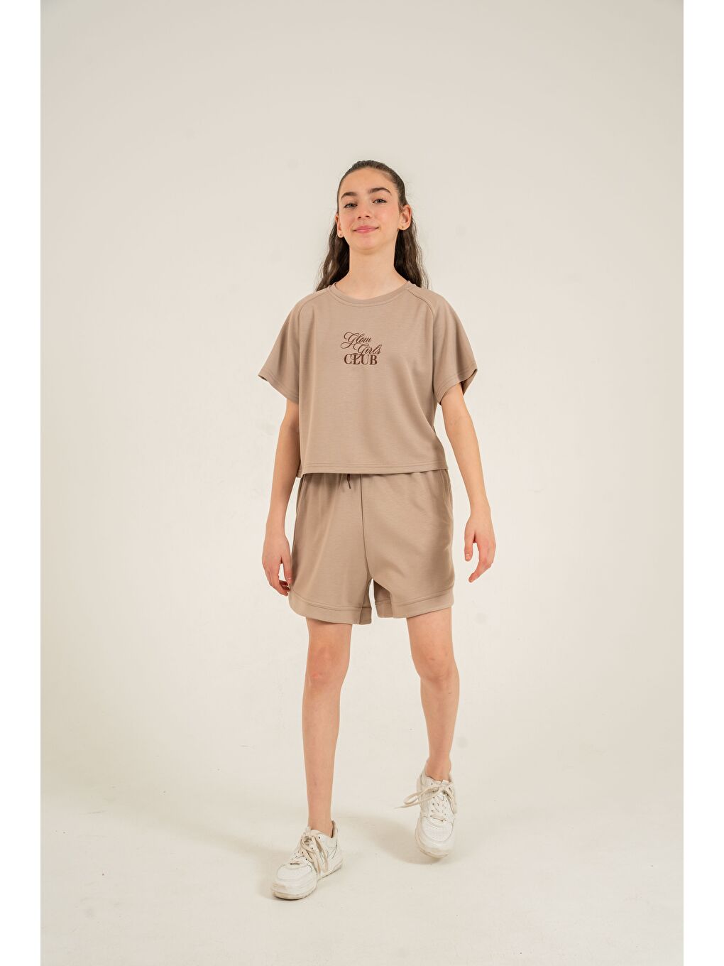 Bej Glow Girls Club Nakışlı Yumaşak Dokulu-Comfort Kumaş Kız Çocuk Alt Üst Eşofman Takımı-4