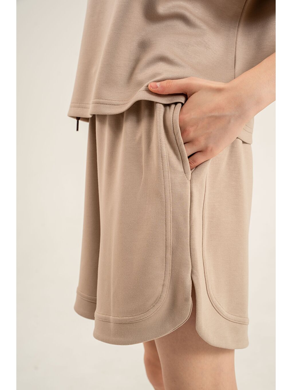 Bej Glow Girls Club Nakışlı Yumaşak Dokulu-Comfort Kumaş Kız Çocuk Alt Üst Eşofman Takımı-5