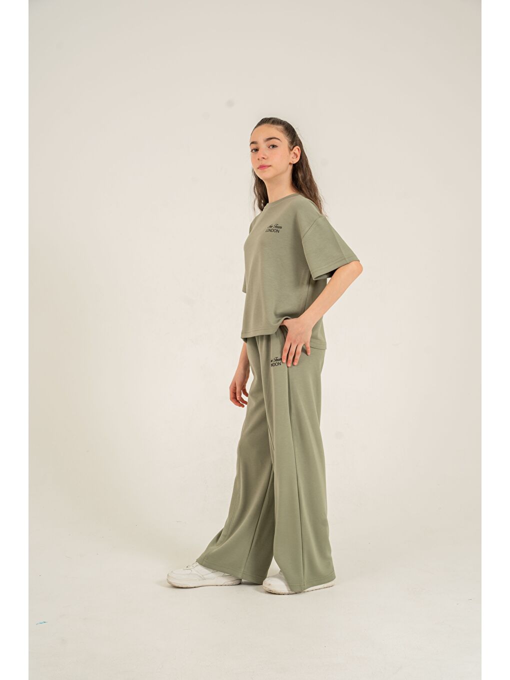 Yeşil New Team London Nakışlı Yumaşak Dokulu-Comfort Kumaş Kız Çocuk Alt Üst Eşofman Takımı-1