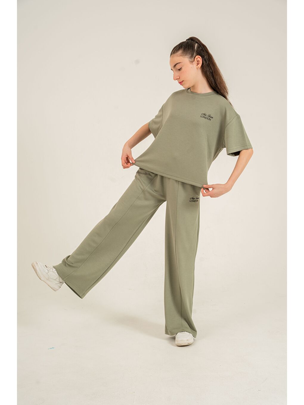 Yeşil New Team London Nakışlı Yumaşak Dokulu-Comfort Kumaş Kız Çocuk Alt Üst Eşofman Takımı-4