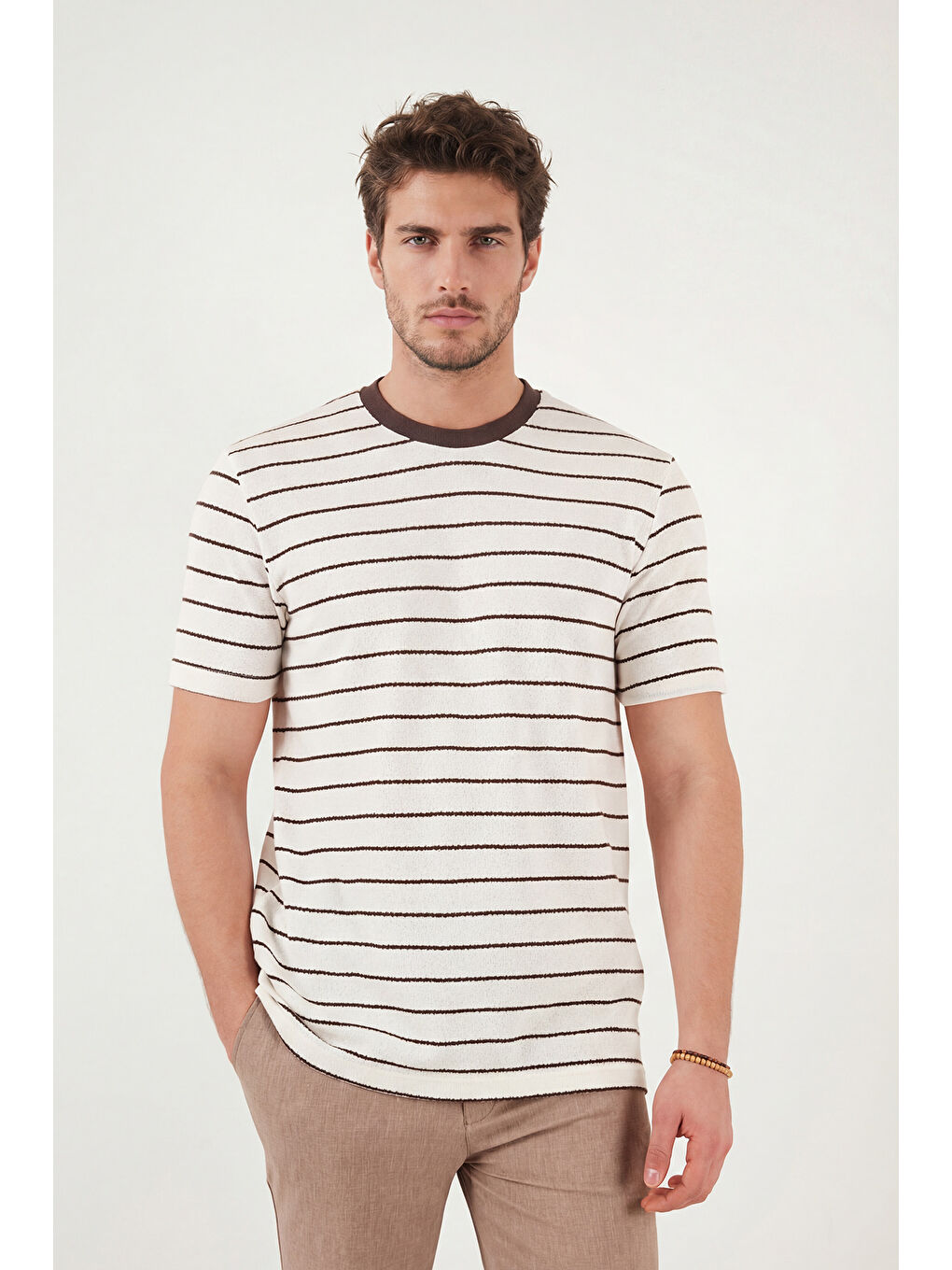 Kahverengi Pamuklu Regular Fit Çizgili Bisiklet Yaka T Shirt 5904039-3